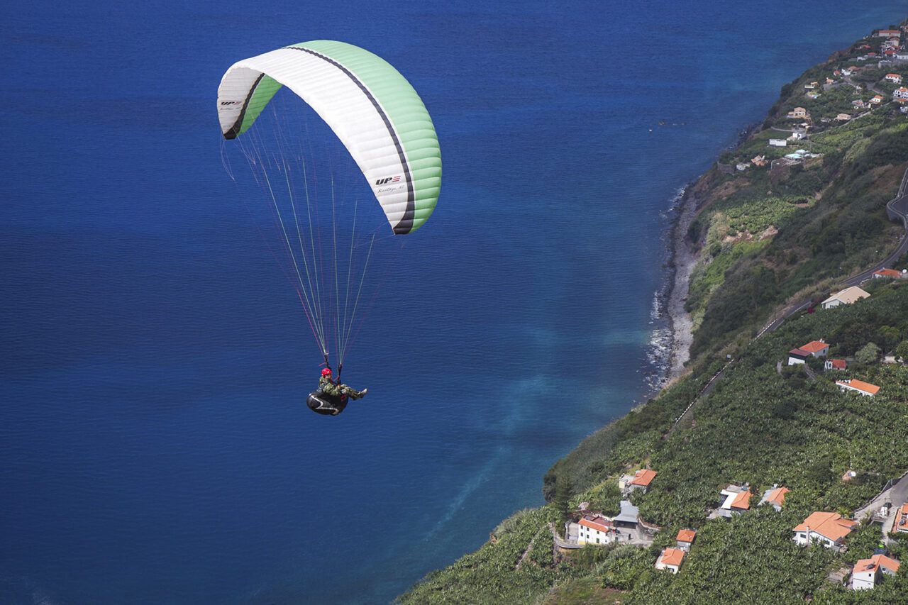 Parapente_Madalena do Mar / Photo by Associação de Promoção da Madeira