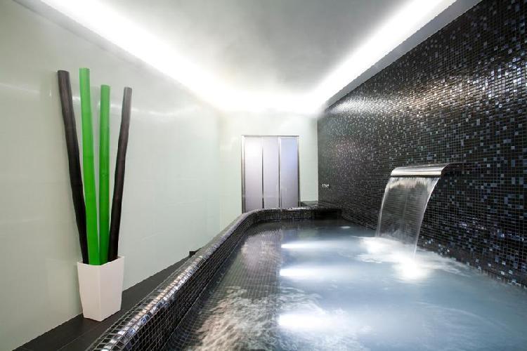 Aqua Hotel