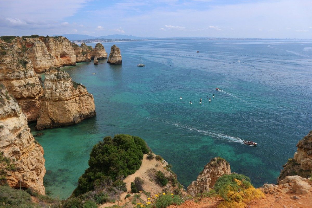 Dê um mergulho no mar do Algarve