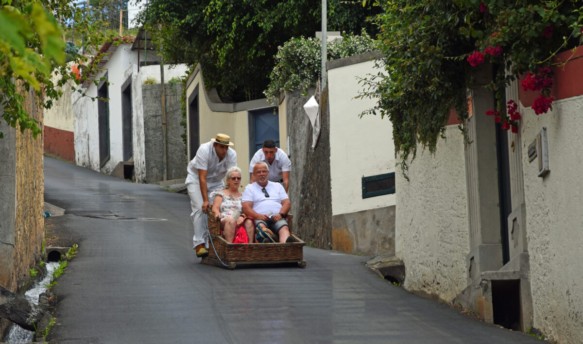 apoiar o turismo nacional