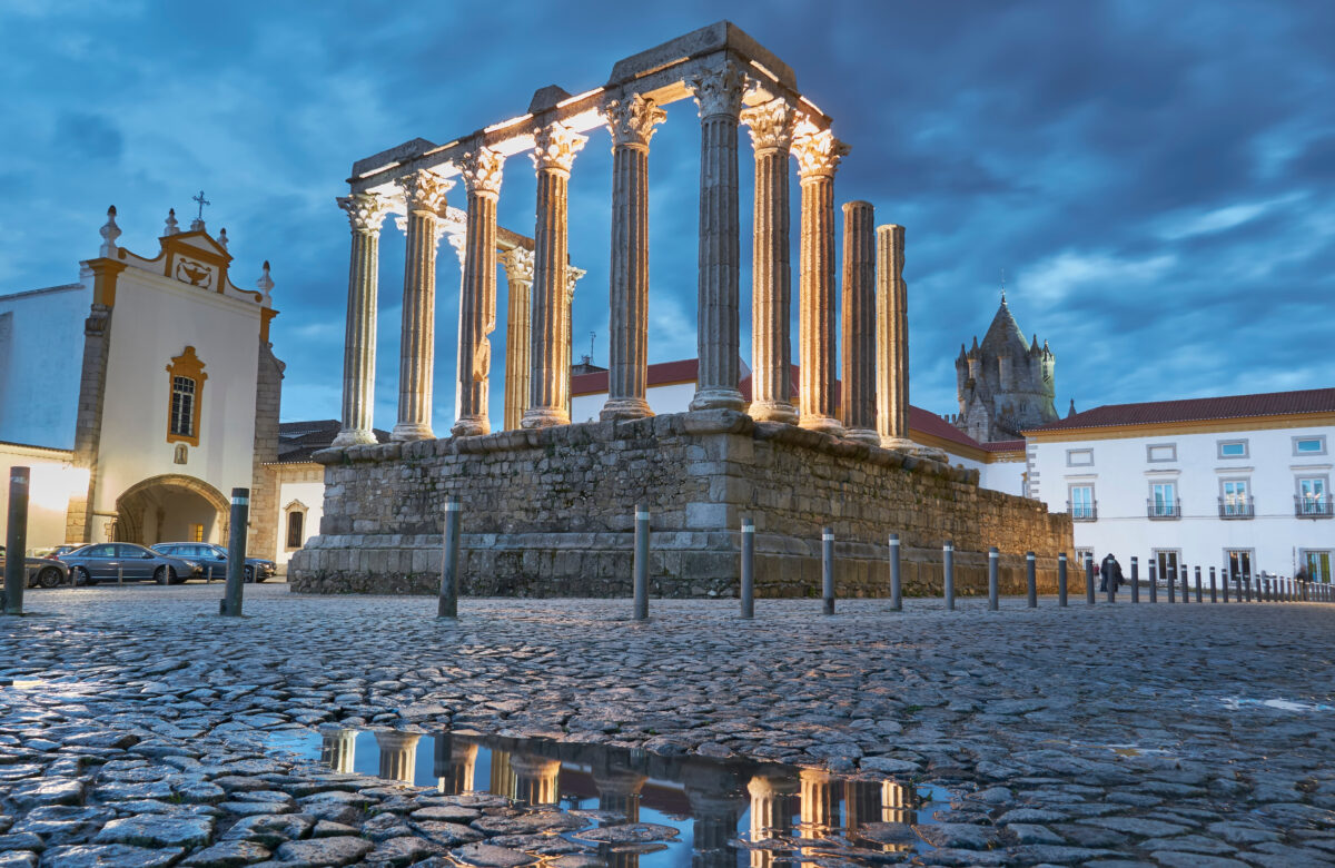 Évora