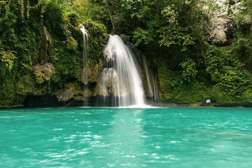  Kawasan Falls