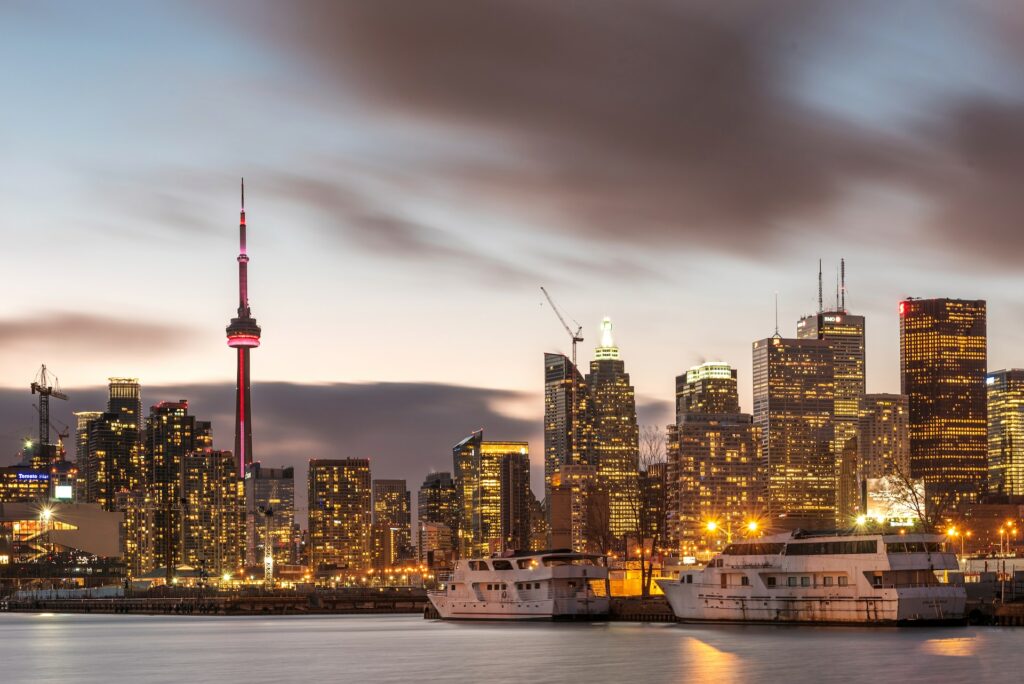 8 destinos seguros para uma mulher viajar sozinha, canadá
