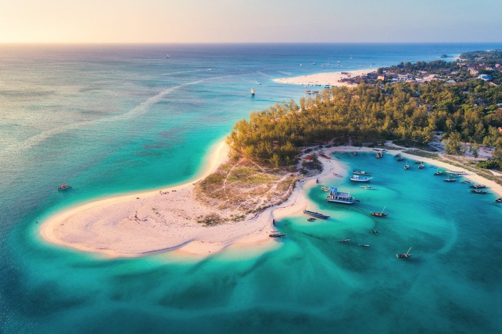 Zanzibar, Tanzânia, Águas mais azuis do mundo