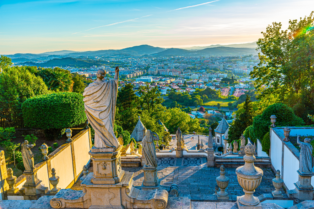 Braga, Portugal, Onde passar a passagem de ano, Porque se solta fogo de artifício na Passagem de Ano?
