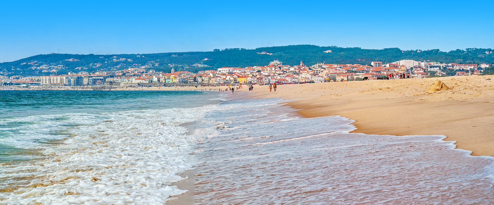 Figueira da Foz, Portugal, Onde passar a passagem de ano, Porque se solta fogo de artifício na Passagem de Ano?