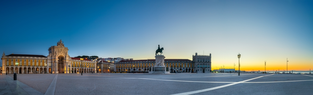 Lisboa, , Portugal, Onde passar a passagem de ano, Porque se solta fogo de artifício na Passagem de Ano?
