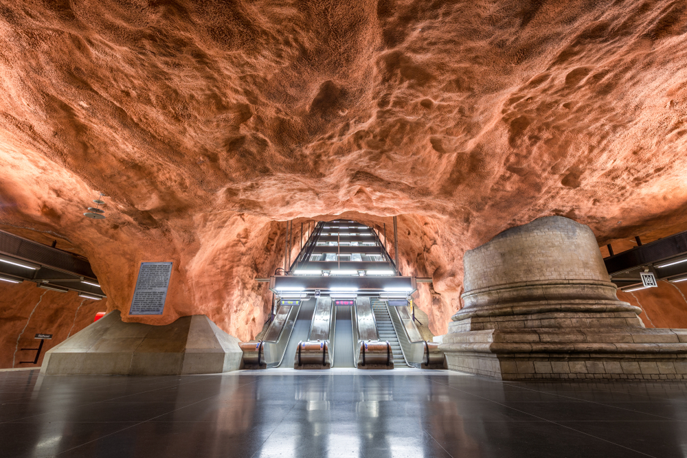 cave metro statios, estocolomo, suécia
