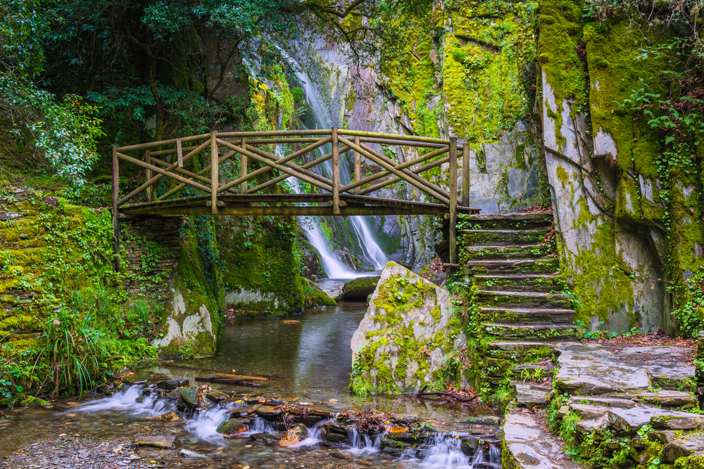 Piscinas naturais em Portugal para aproveitar os feriados, Cascata da Fraga da Pena, Arganil