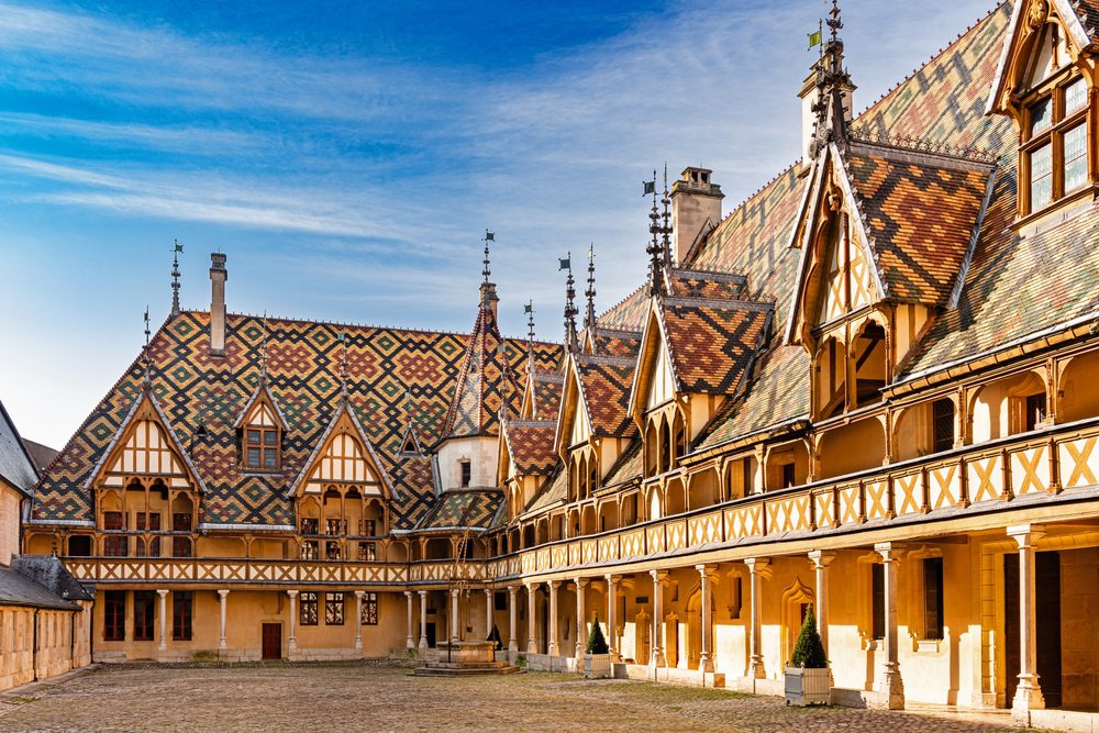 Beaune, França, Cidades que parecem paradas no tempo