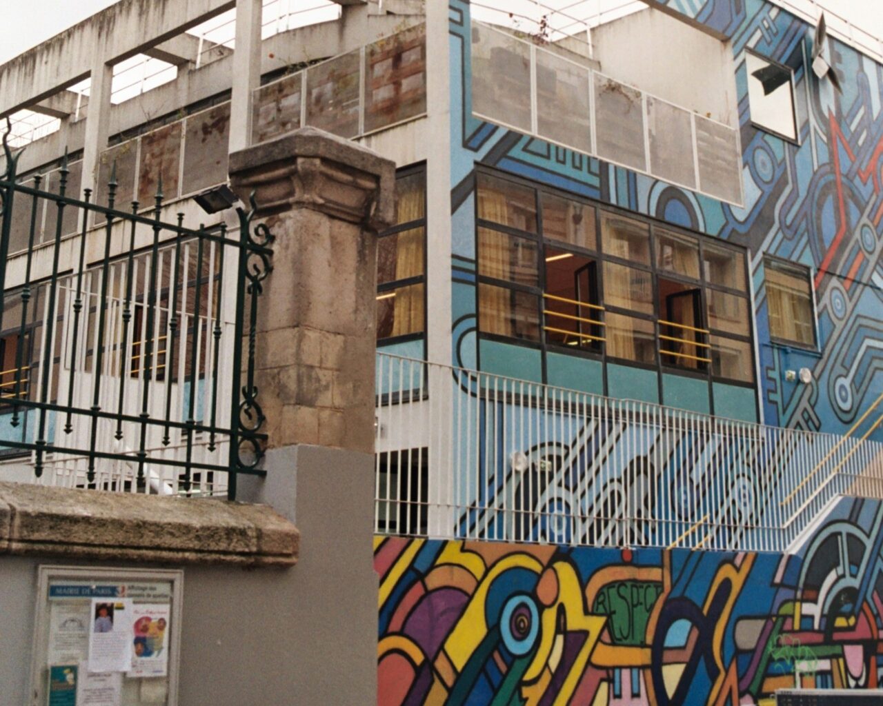 Street Art em prédio em Belleville, 10 coisas grátis para fazer em Paris