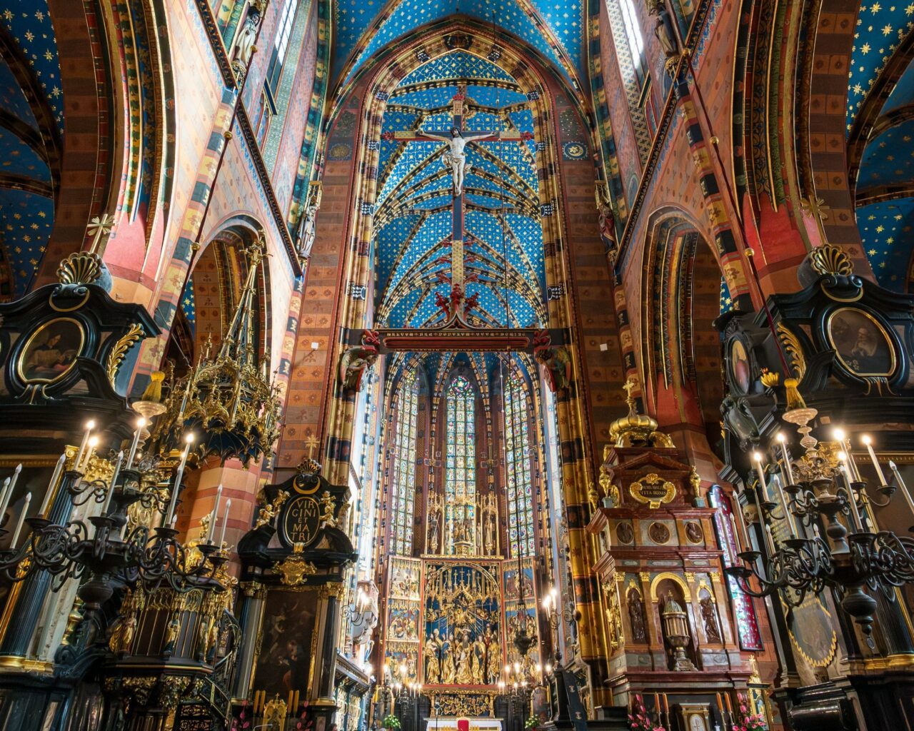 Interior da Basílica de Santa Maria, City Break Cracóvia, Polónia