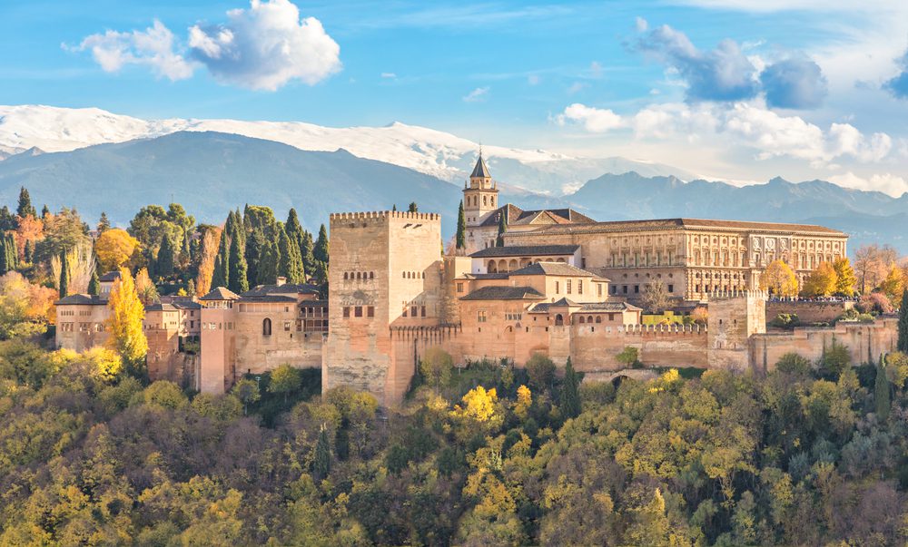 Alhambra, Granada, Espanha Destinos na Europa para o Outono