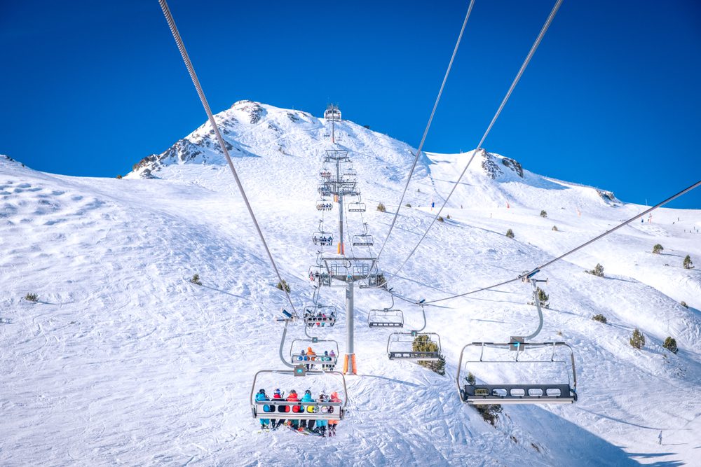 Teleférico em montanha de neve em Andorra, As viagens perfeitas para cada tipo de pai