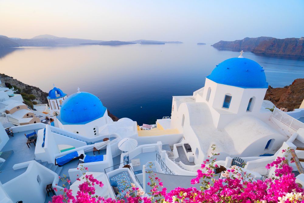 Vila de Oia, Santorini, Grécia / Foto de Neirfy / Shutterstock