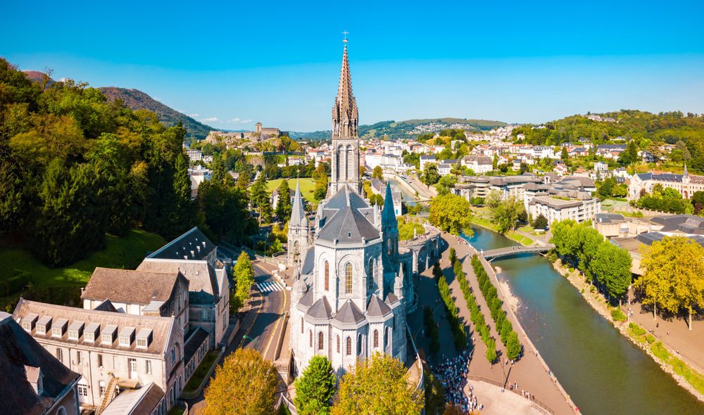 Santuário de Nossa Senhora de Lourdes, França, capitais de temas insólitos