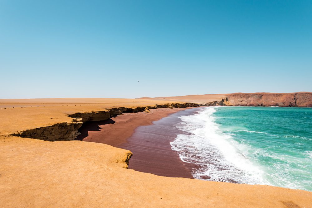 Playa Roja, Peru, Praias de areia vermelha