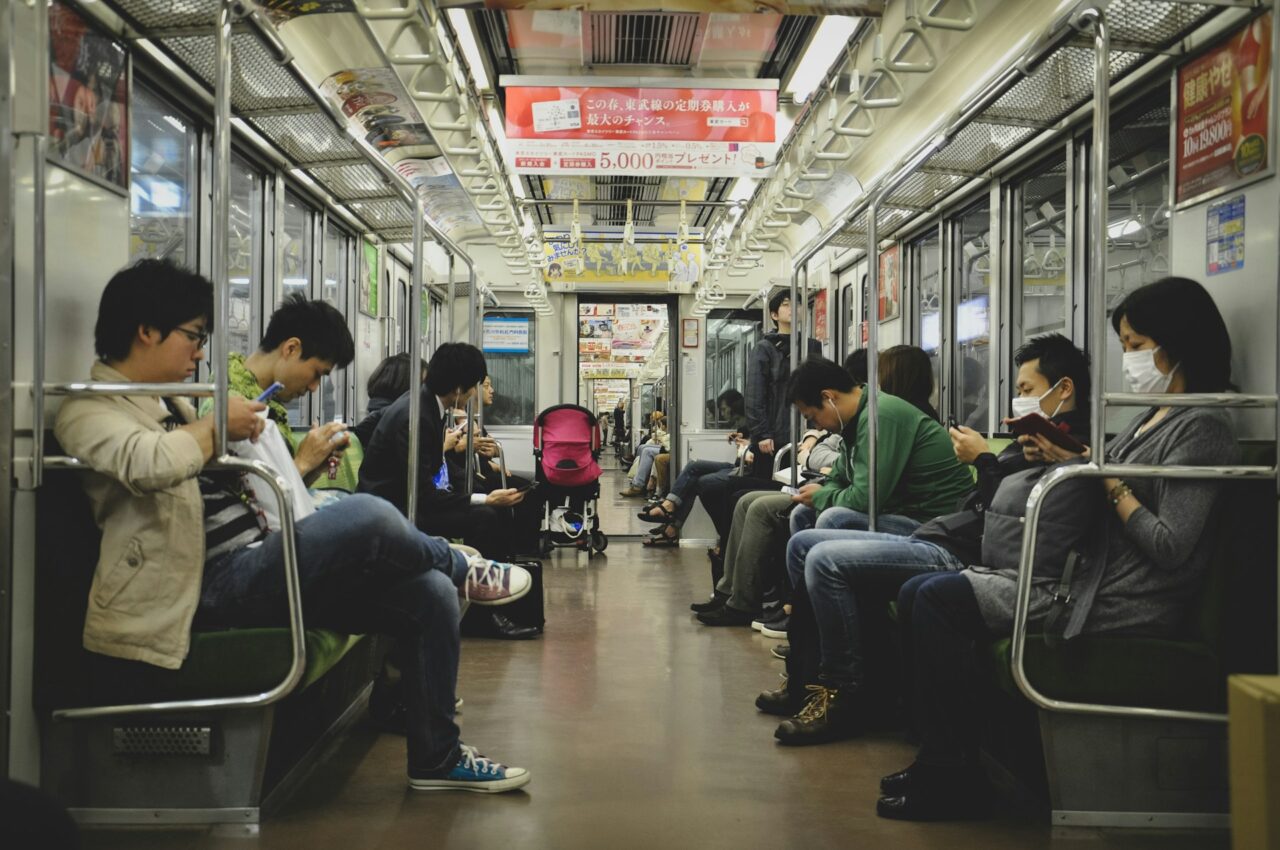 carruagem de metro no tóquio, Regras do Japão