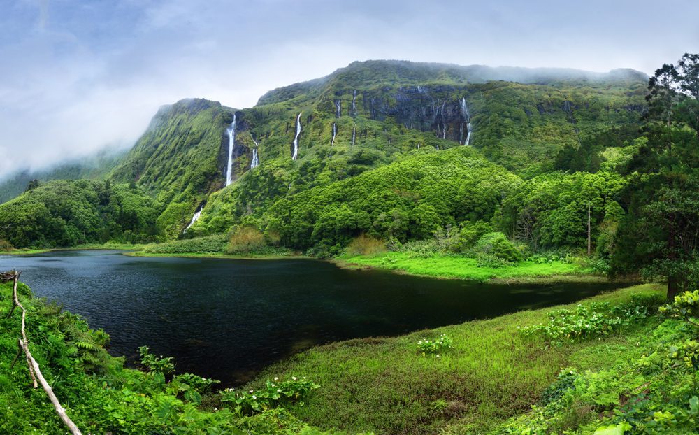 Ribeira do Ferreiro, Ilha das Flores, Açores, Estação do Ano: Inverno