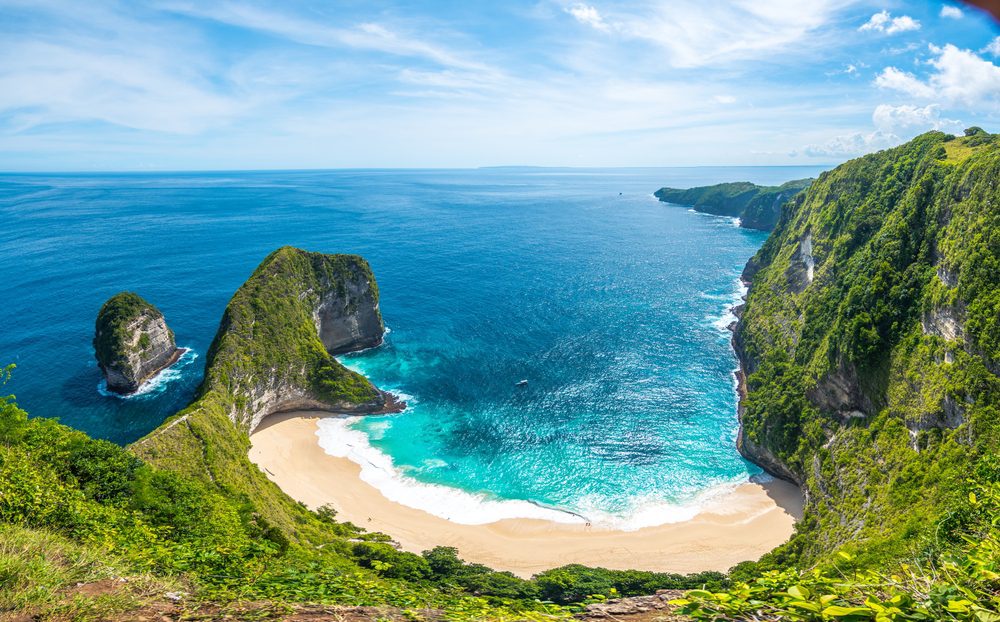 Praia em Bali, Melhores Destinos para fazer uma viagem com amigos 