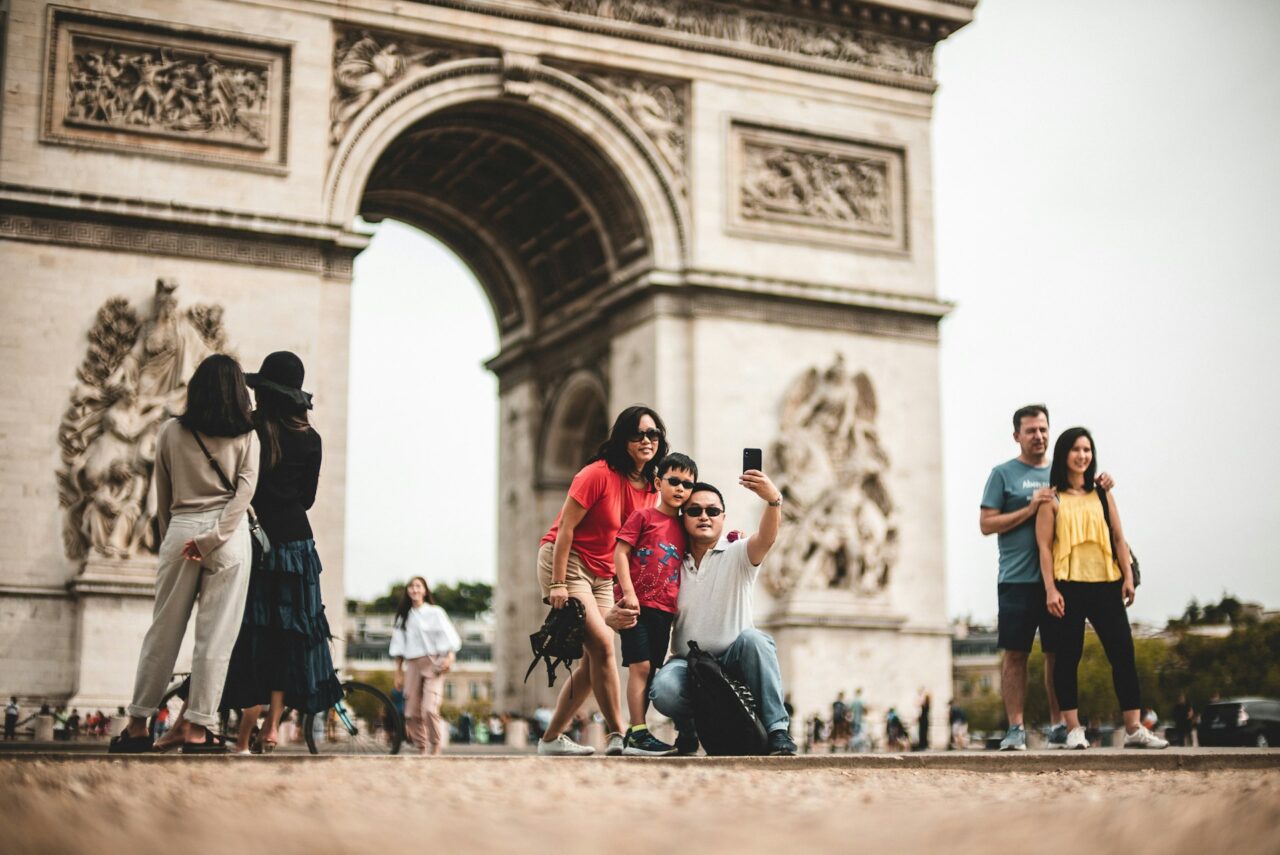 família em paris, Porquê é que viajar com crianças é o melhor presente que lhes pode dar